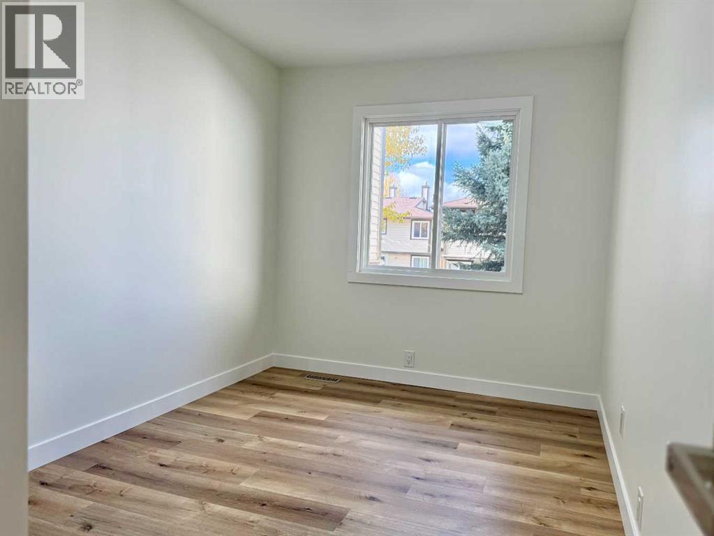 Single Family House for Sale in   Bergen Road NW Beddington Heights Calgary 