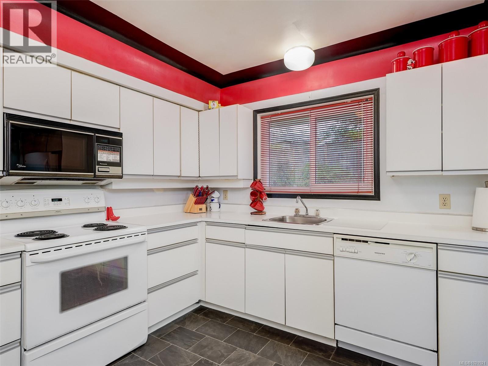  3201 Frechette Street, Saanich