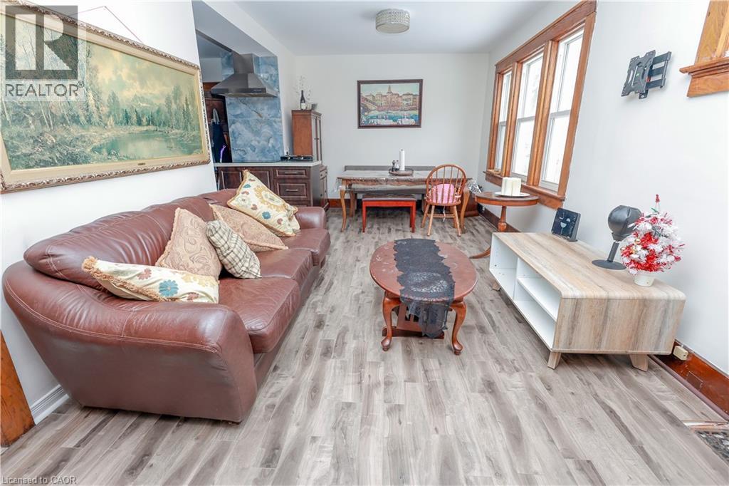 21 PEPPLER Street - Photo 4 of 32, Waterloo, Ontario