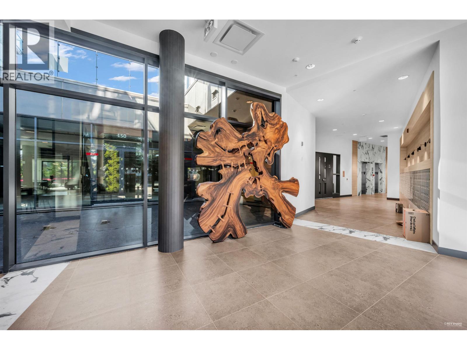 407 422 E 3RD STREET, North Vancouver