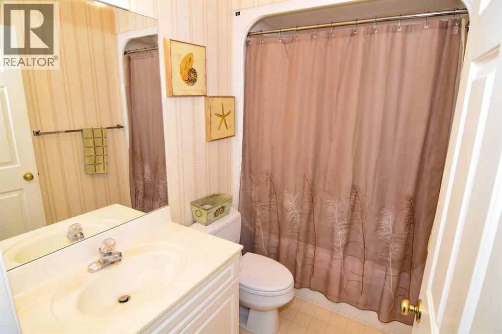 Single Family House for Sale in  Mt Mckenzie Drive SE McKenzie Lake Calgary 