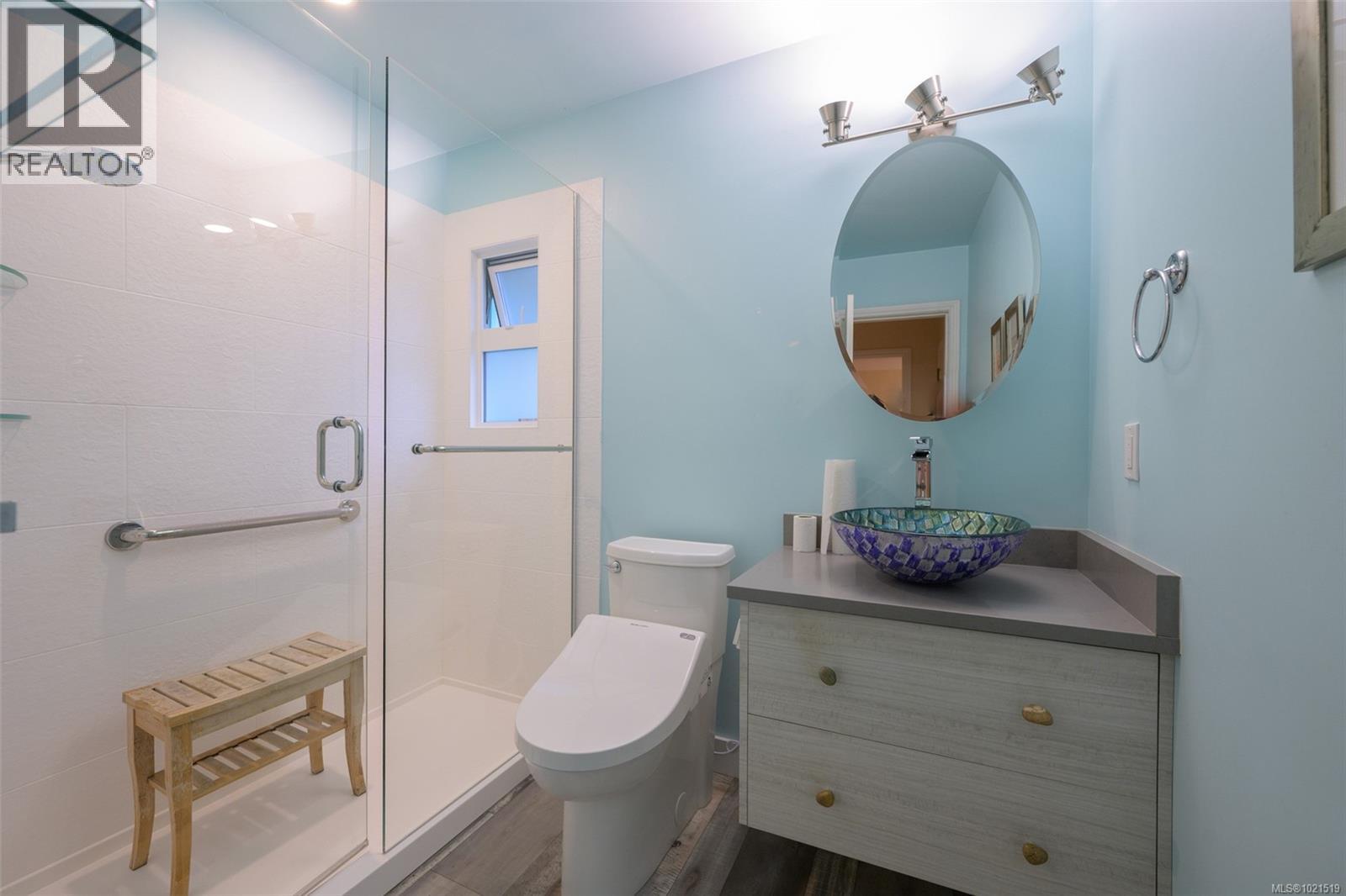 Single Family House for Sale in  Cedar Hill Rd Victoria 