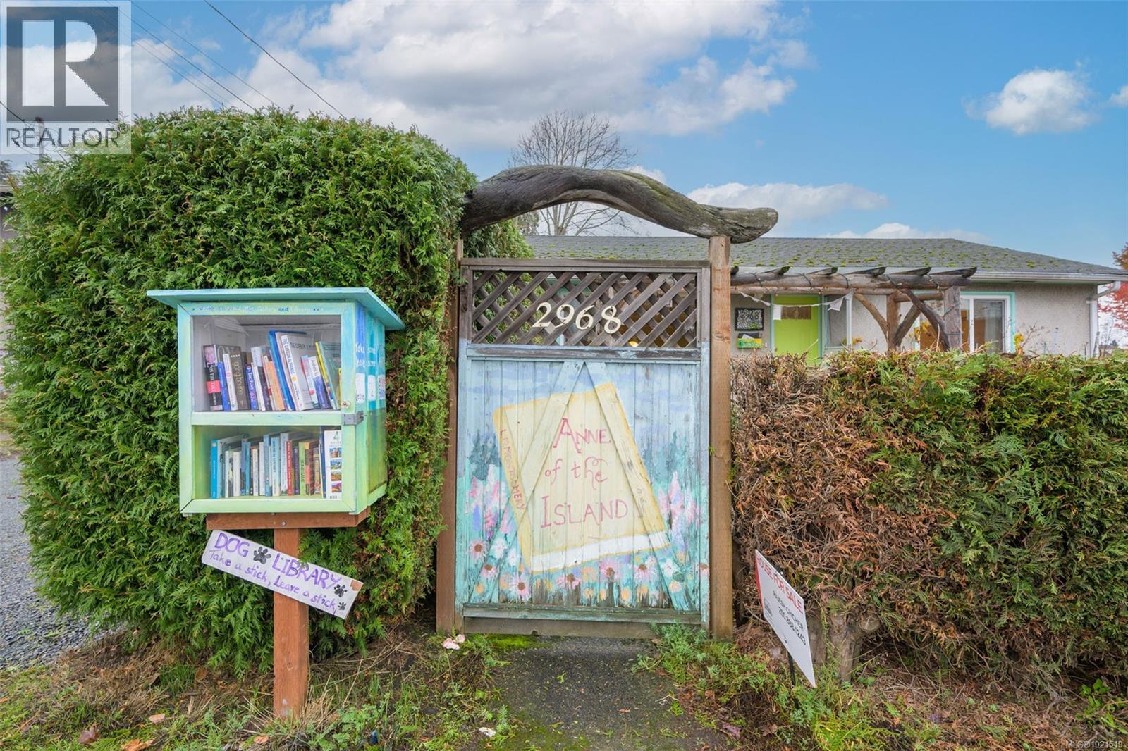 Single Family House for Sale in  Cedar Hill Rd Victoria 