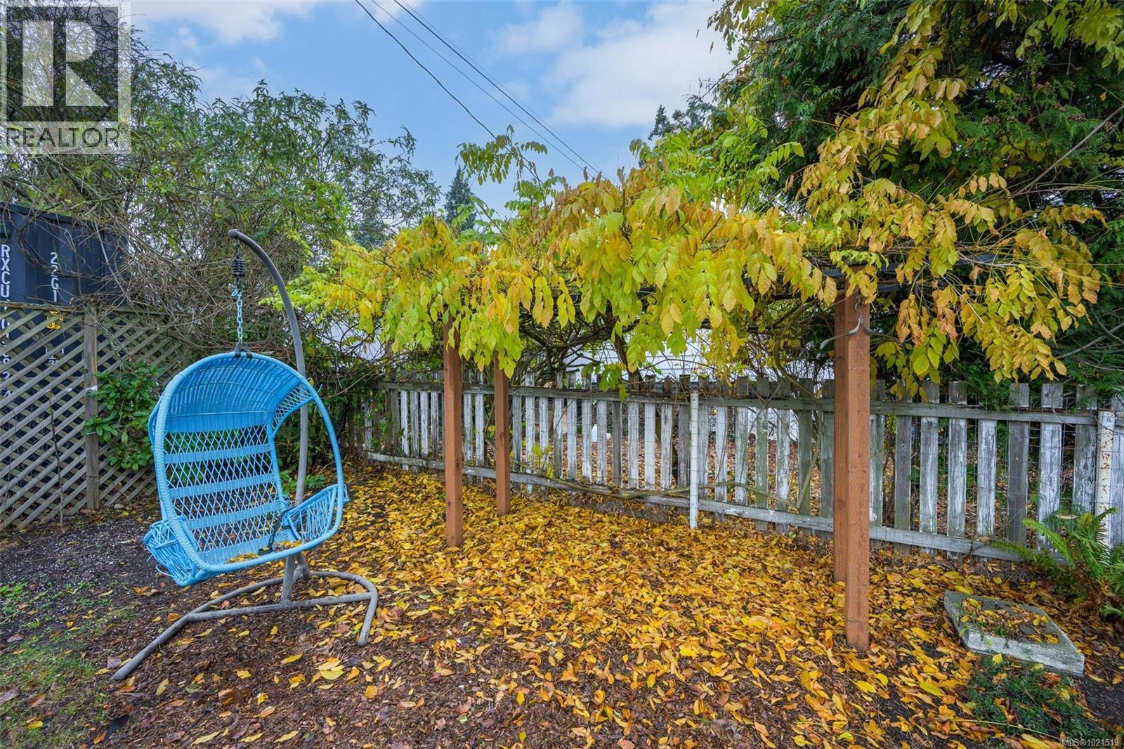 Single Family House for Sale in  Cedar Hill Rd Victoria 