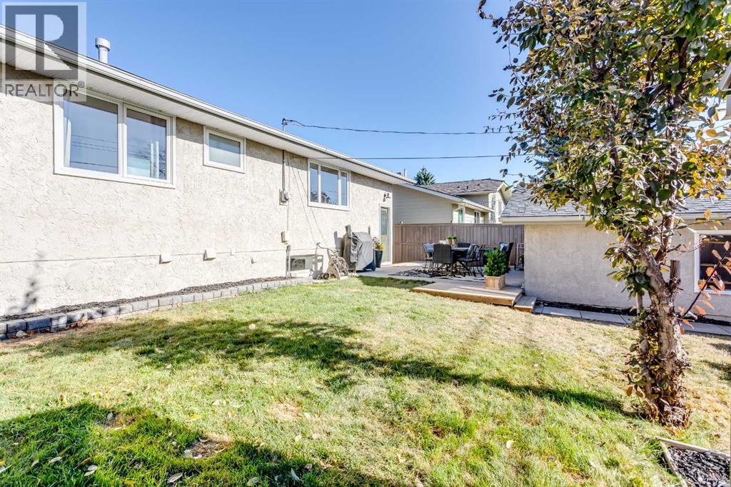 Single Family House Bungalow for Sale in  Parkwood Way SE Parkland Calgary 