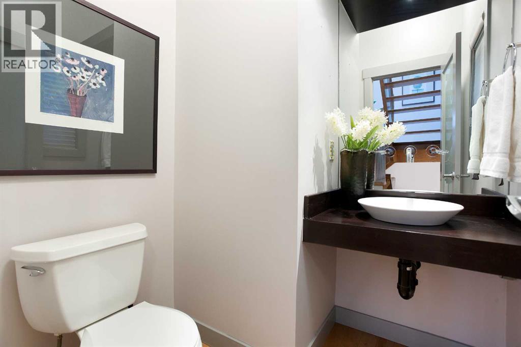 Single Family House for Sale in   Street NW Parkdale Calgary 