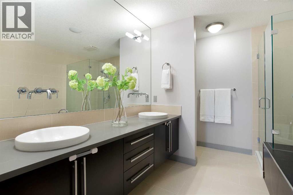 Single Family House for Sale in   Street NW Parkdale Calgary 