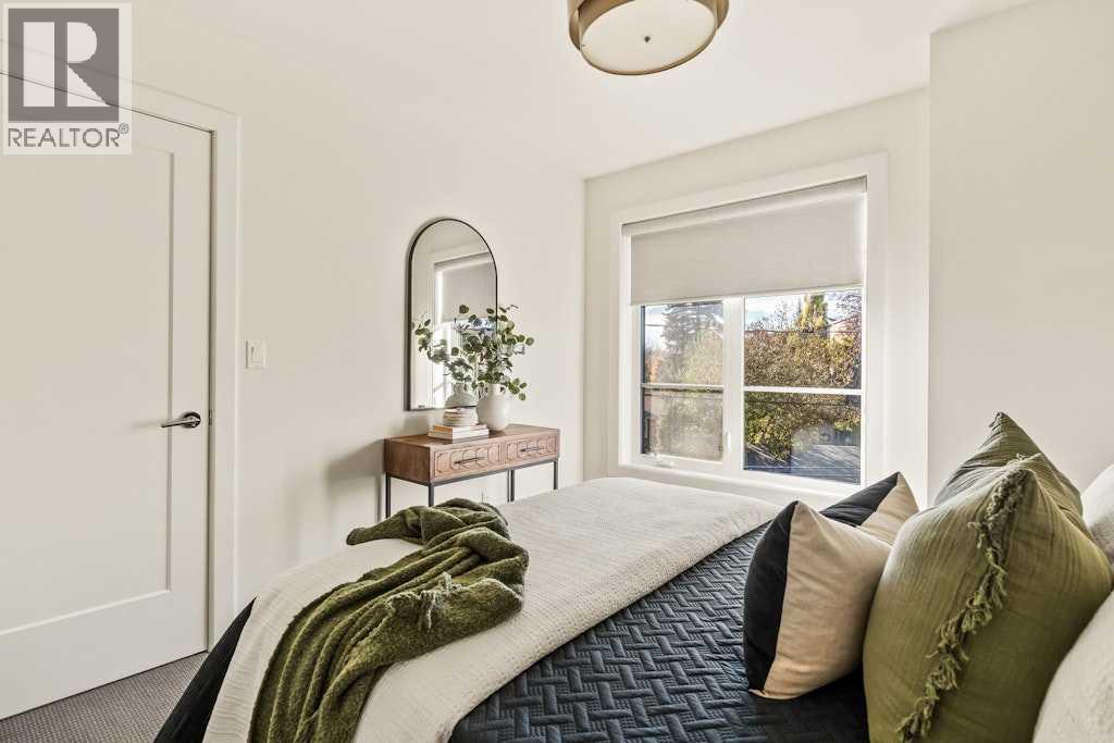 Single Family House for Sale in   Avenue SW Parkhill Calgary 