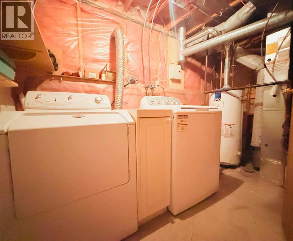 Single Family House Bi-level for Sale in  Laguna Way NE Monterey Park Calgary 