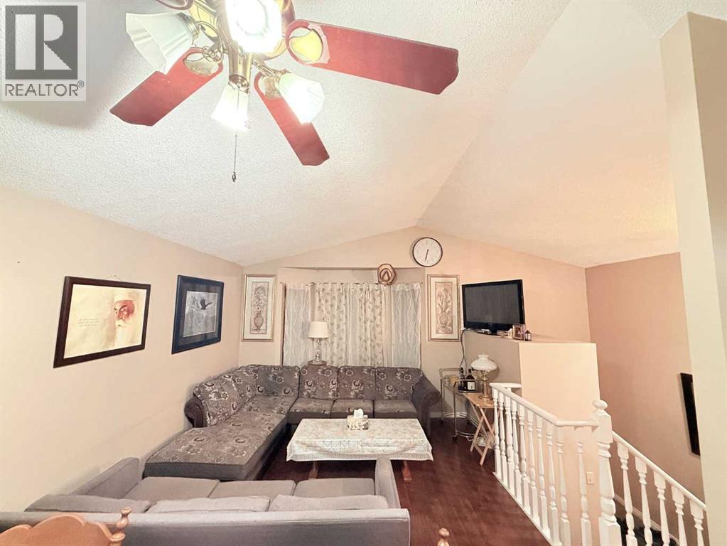 Single Family House Bi-level for Sale in  Laguna Way NE Monterey Park Calgary 