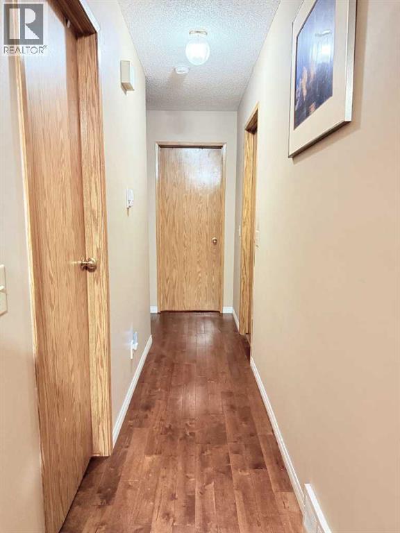 Single Family House Bi-level for Sale in  Laguna Way NE Monterey Park Calgary 