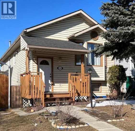 Single Family House Bi-level for Sale in  Laguna Way NE Monterey Park Calgary 