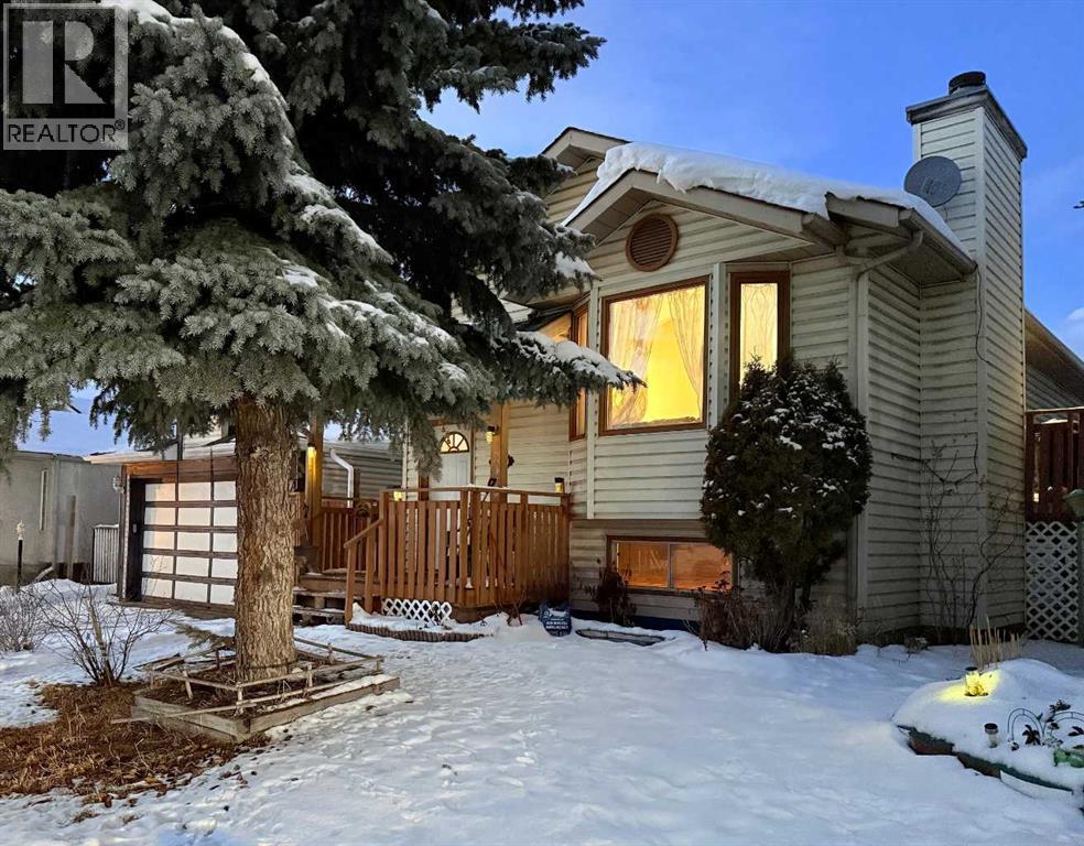 Single Family House Bi-level for Sale in  Laguna Way NE Monterey Park Calgary 