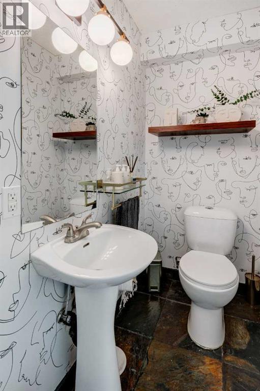 Single Family House for Sale in  Lissington Drive SW North Glenmore Park Calgary 