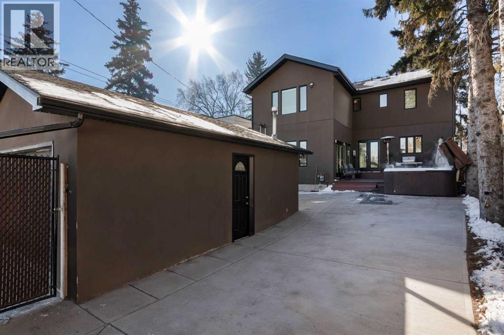 Single Family House for Sale in  Lissington Drive SW North Glenmore Park Calgary 