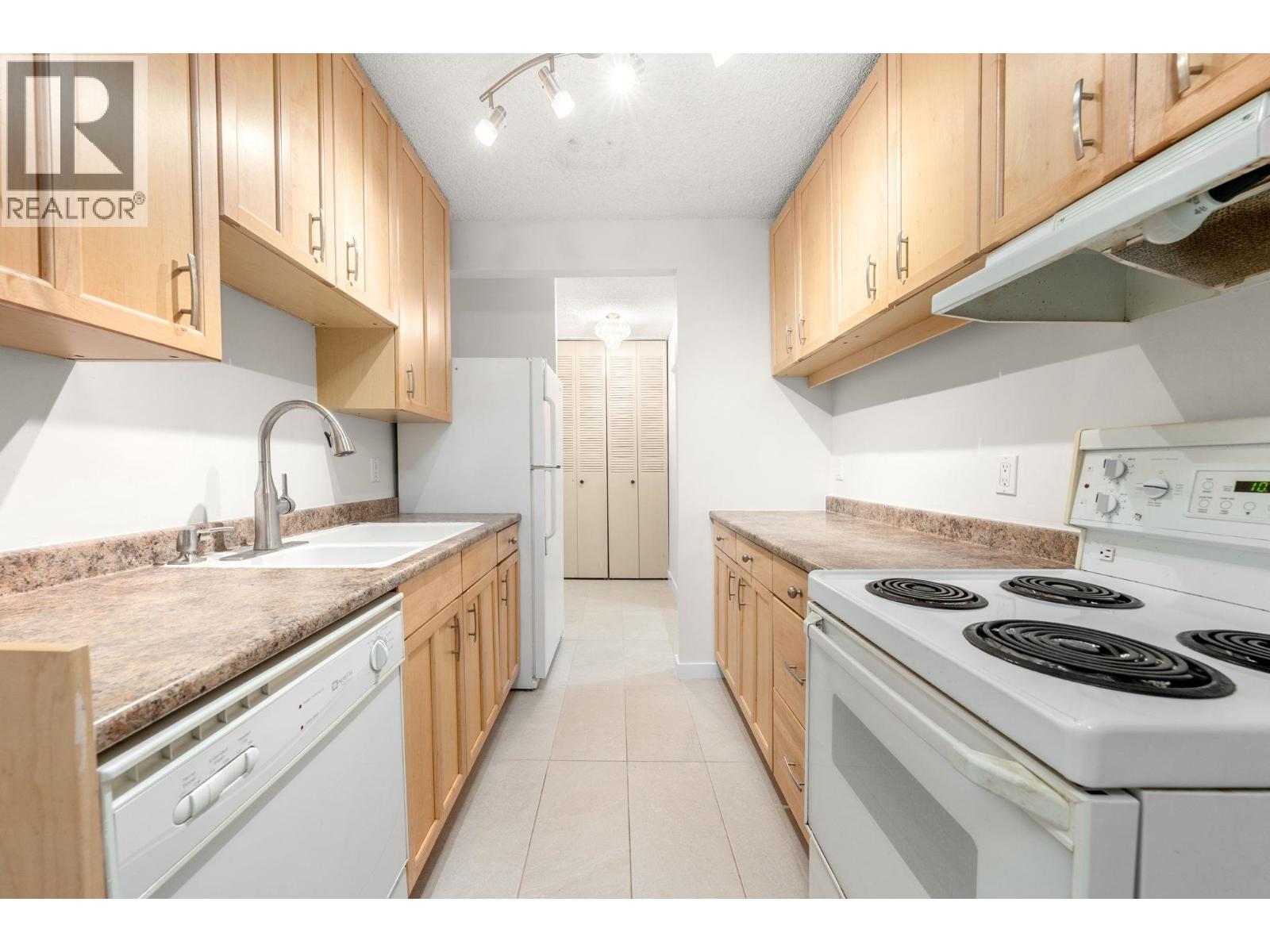 119 2012 FULLERTON AVENUE, North Vancouver