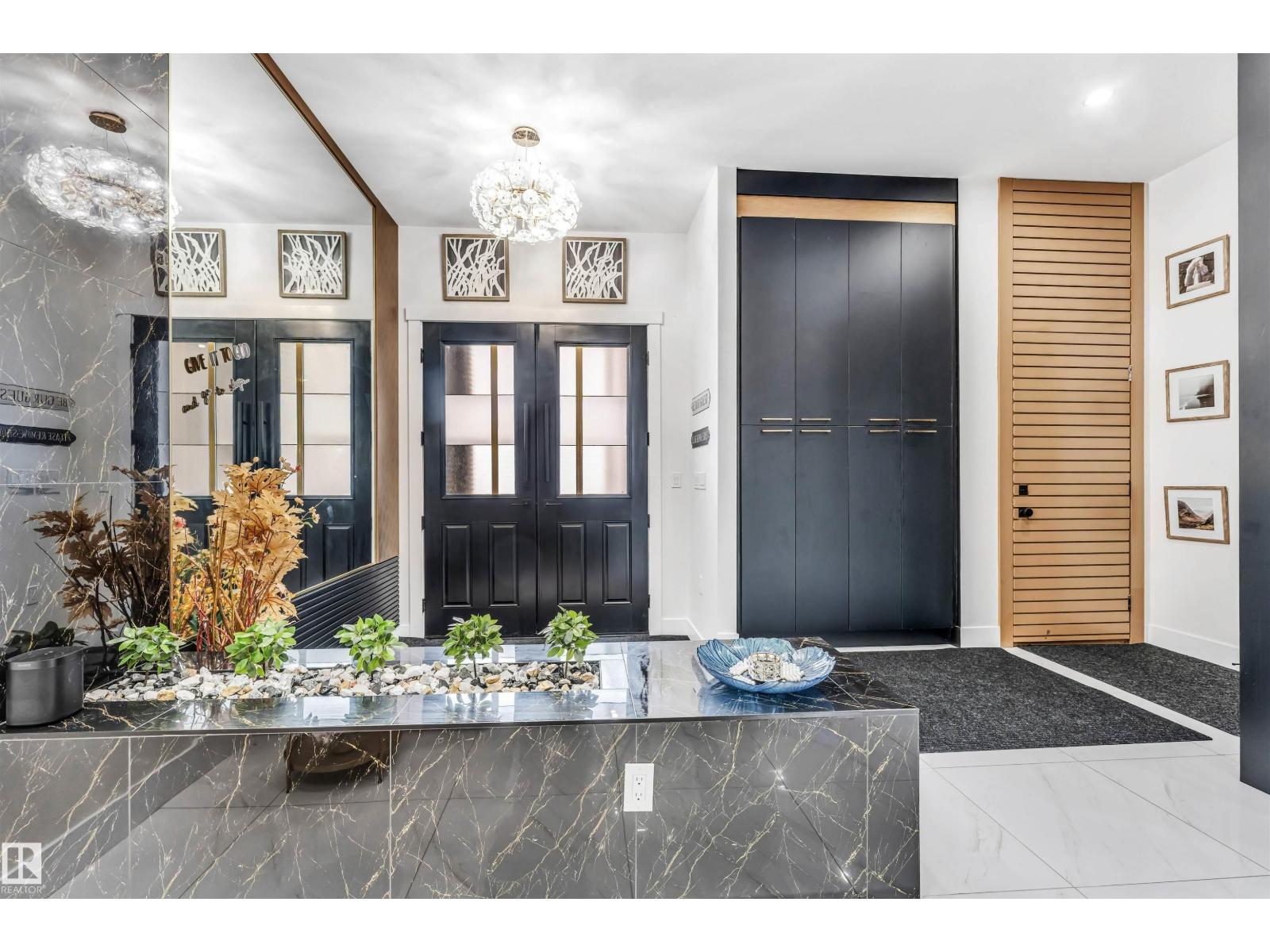 2123 18 AV NW, Edmonton