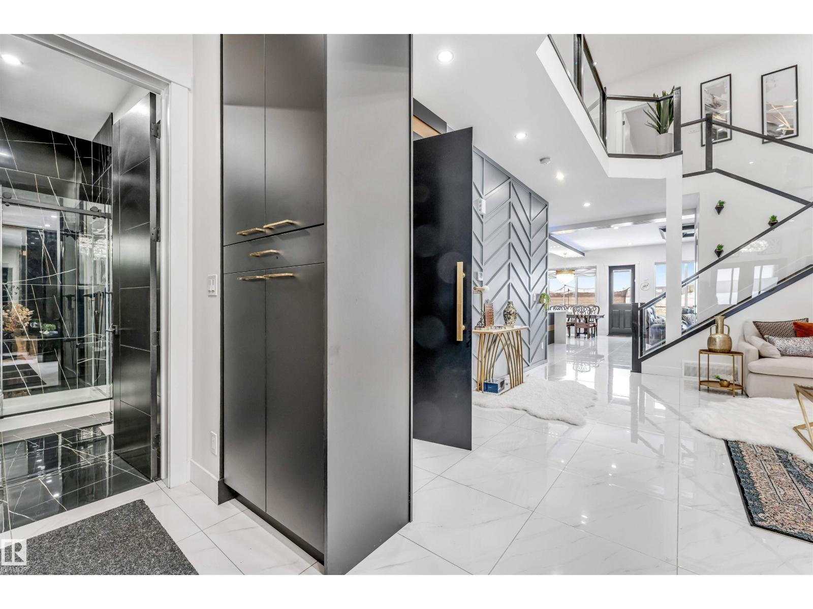 2123 18 AV NW, Edmonton