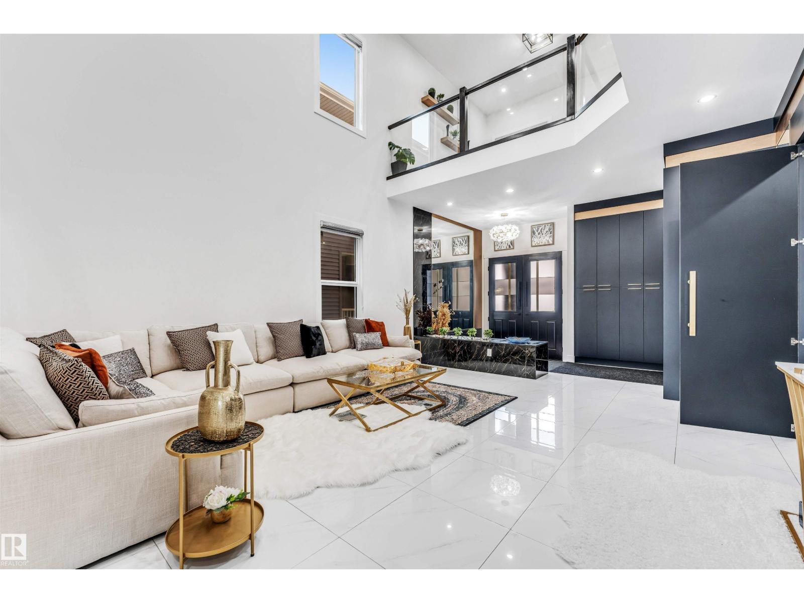 2123 18 AV NW, Edmonton