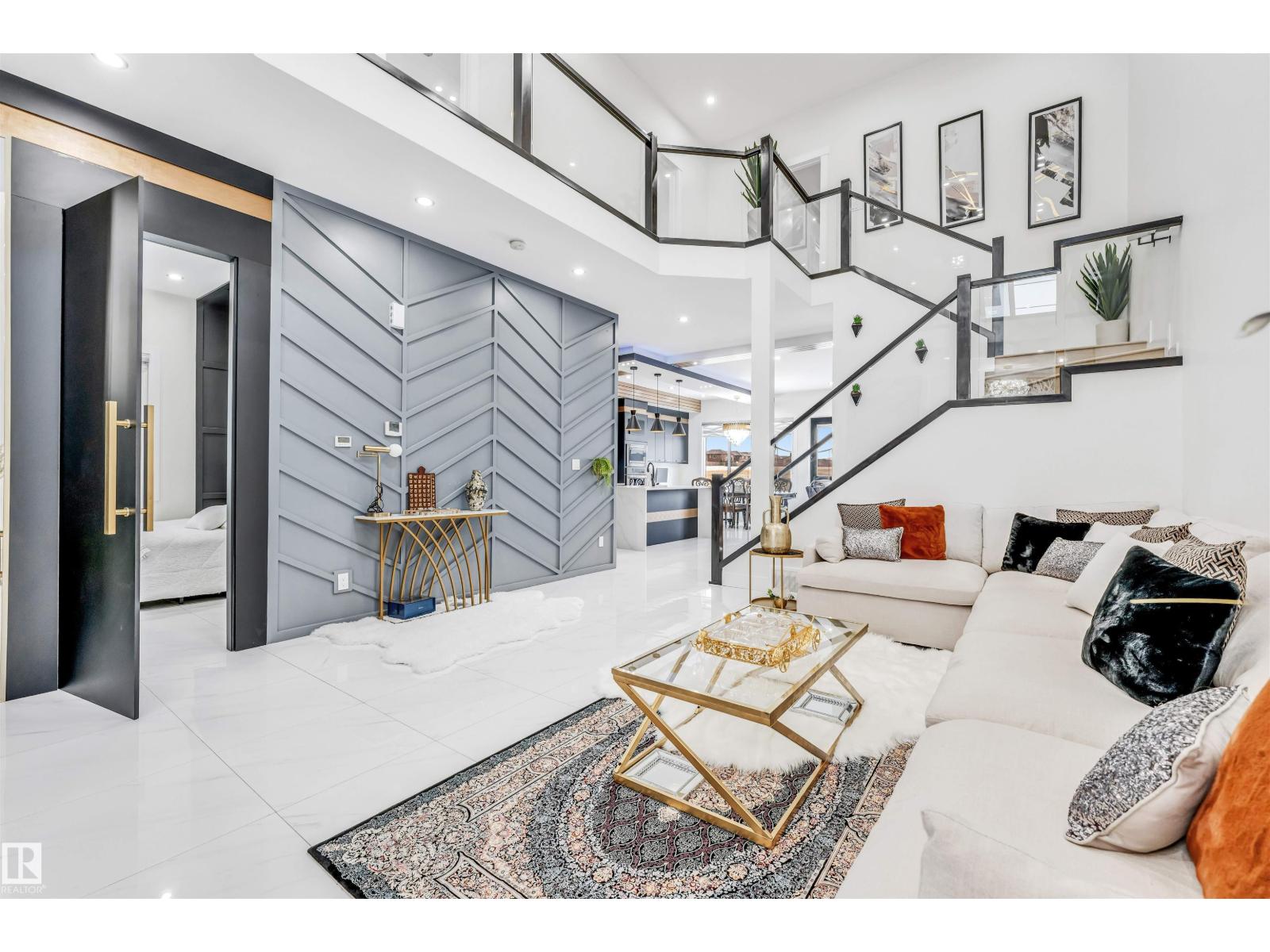 2123 18 AV NW, Edmonton