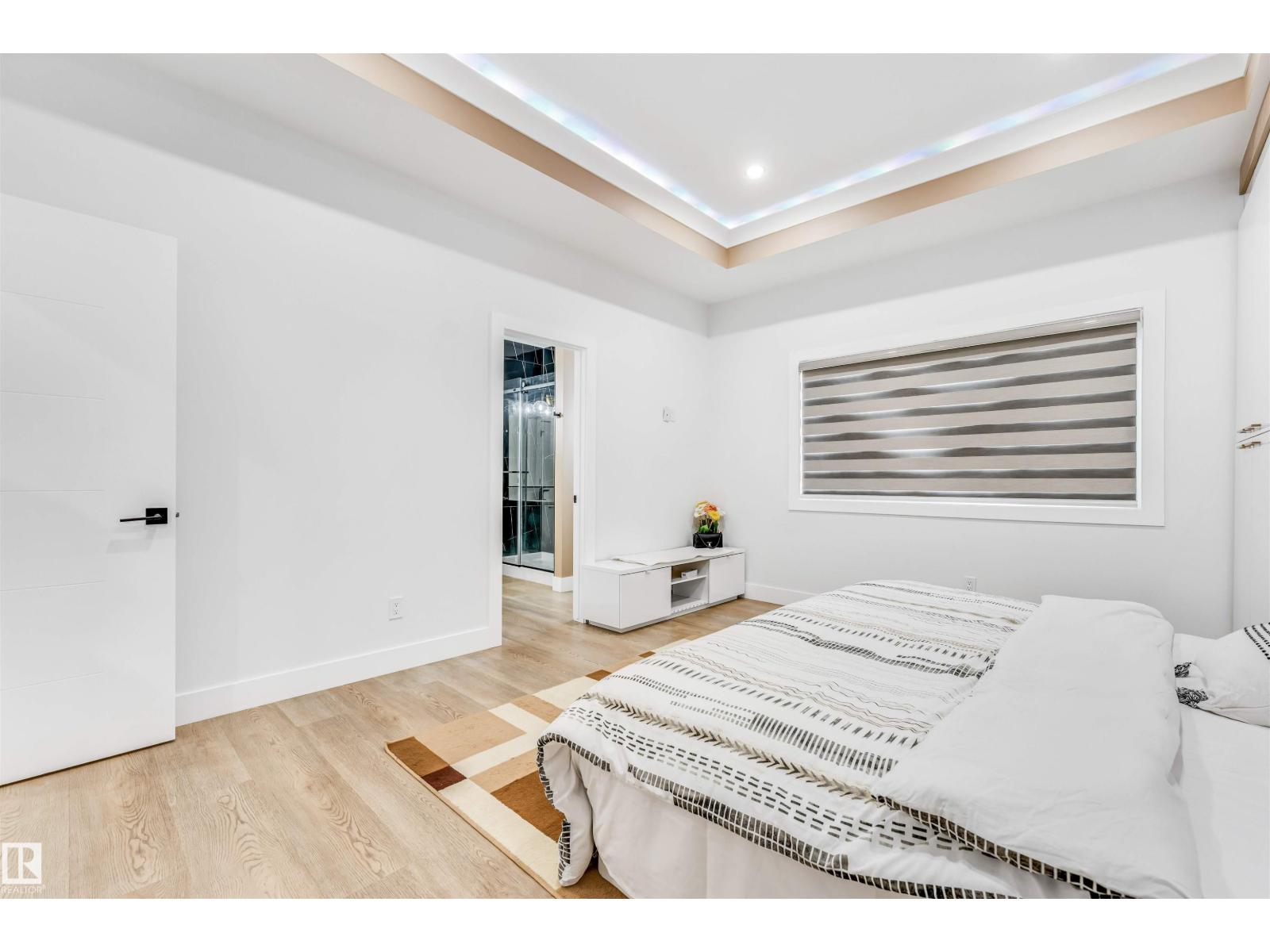 2123 18 AV NW, Edmonton