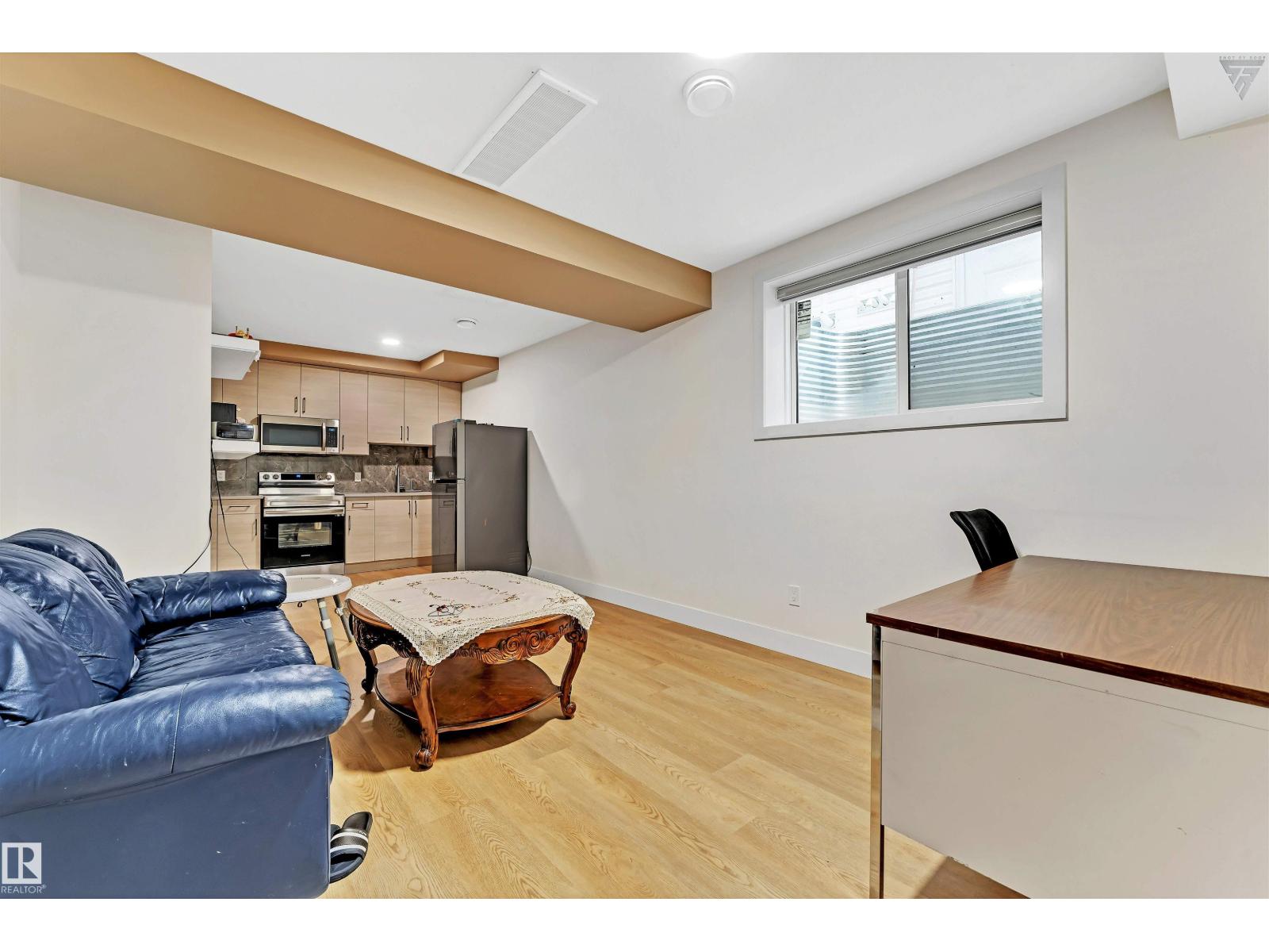 2123 18 AV NW, Edmonton