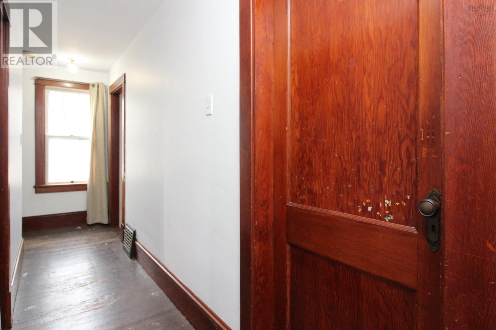 Property 22 of 48 of 8 Belgrave Terrace