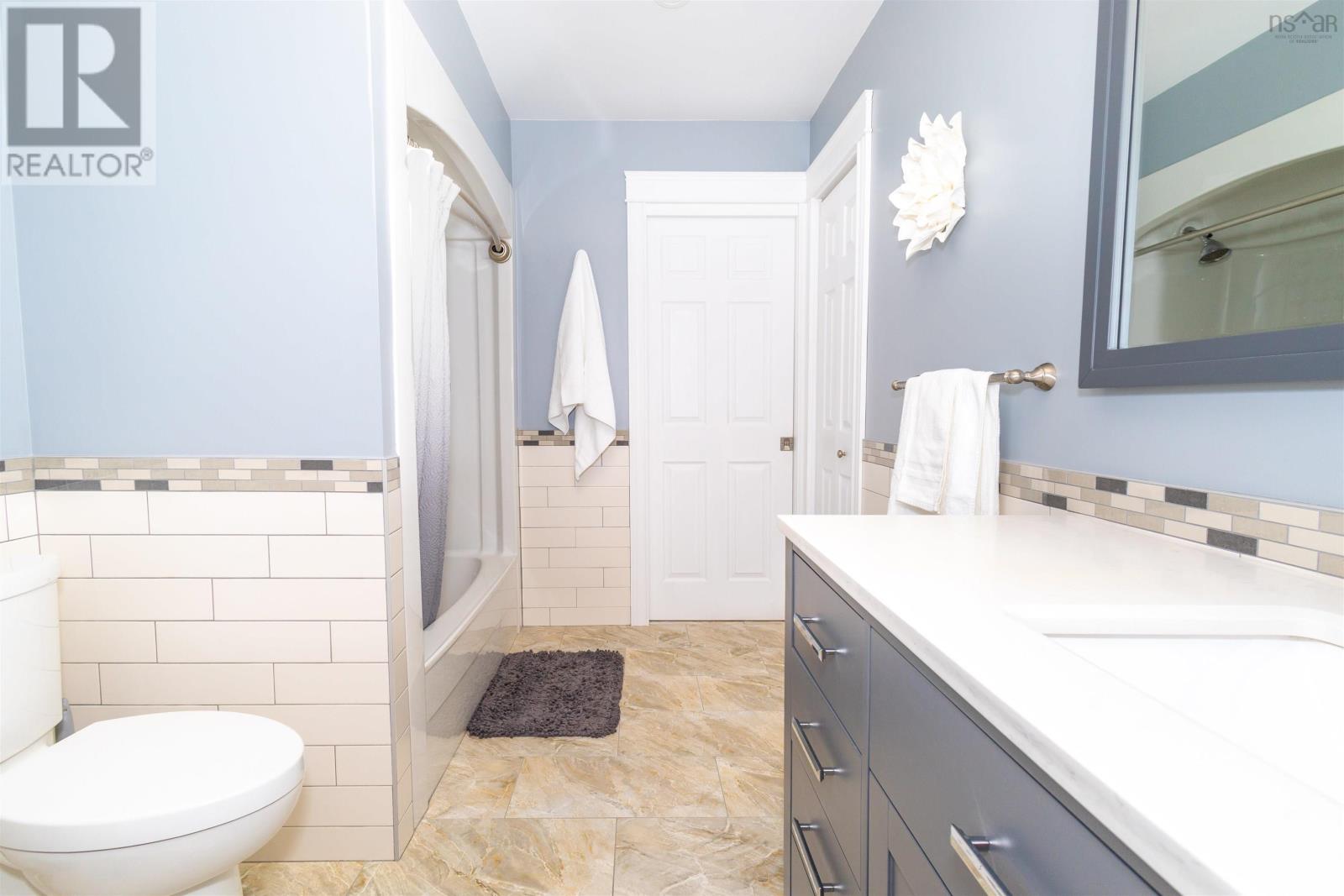 Property 35 of 38 of 8472 West Bay Road