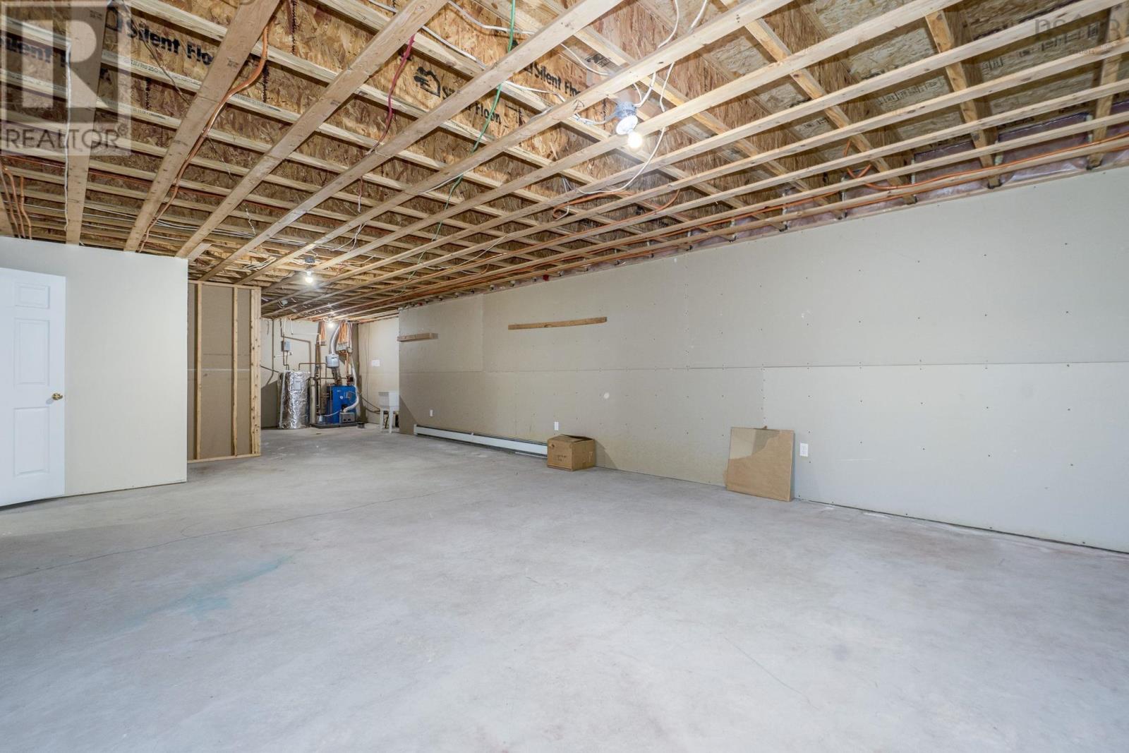 Property 37 of 51 of 152 Roxbury Crescent