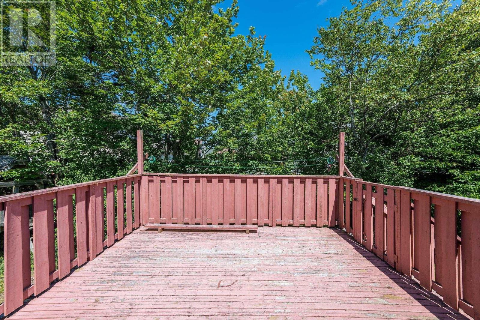 Property 41 of 51 of 152 Roxbury Crescent