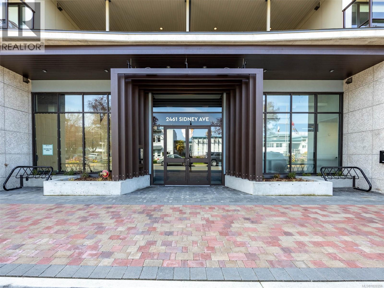 203 2461 Sidney Ave, Sidney
