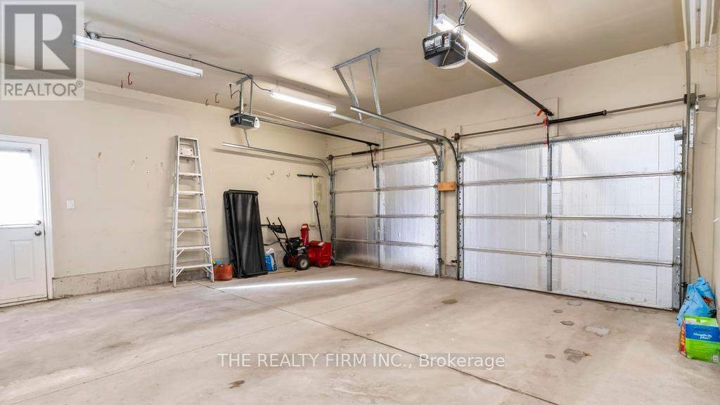 Single Family House for Sale in  LANDON LANE Central Elgin (Belmont) 