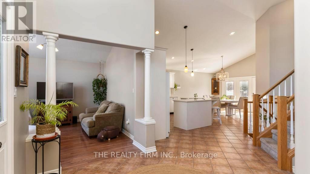 Single Family House for Sale in  LANDON LANE Central Elgin (Belmont) 