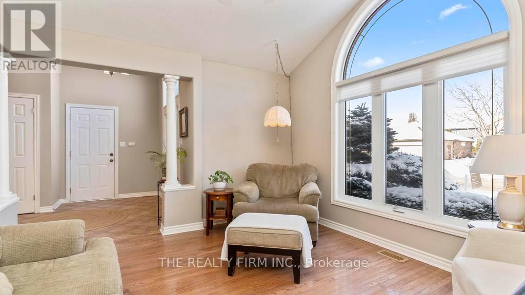 Single Family House for Sale in  LANDON LANE Central Elgin (Belmont) 