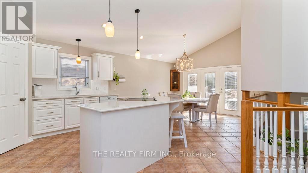 Single Family House for Sale in  LANDON LANE Central Elgin (Belmont) 