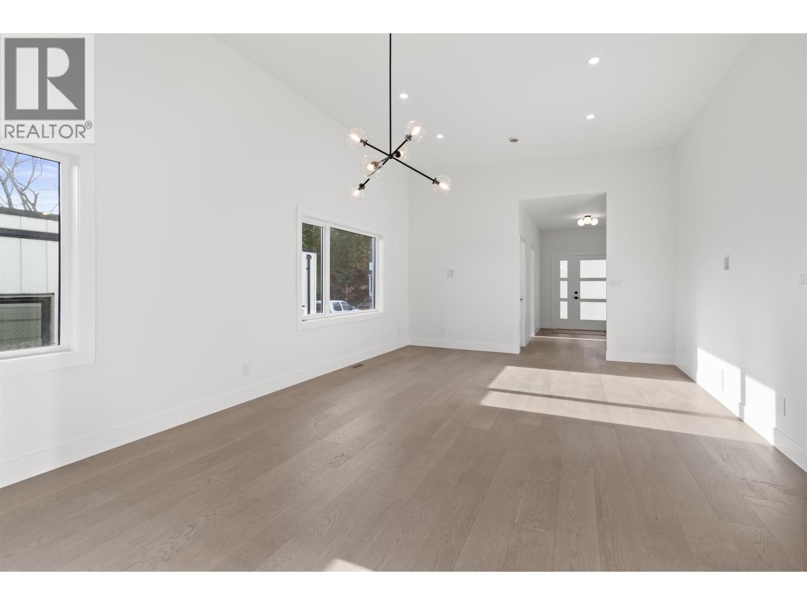 5416 STELLAR WAY, Sechelt