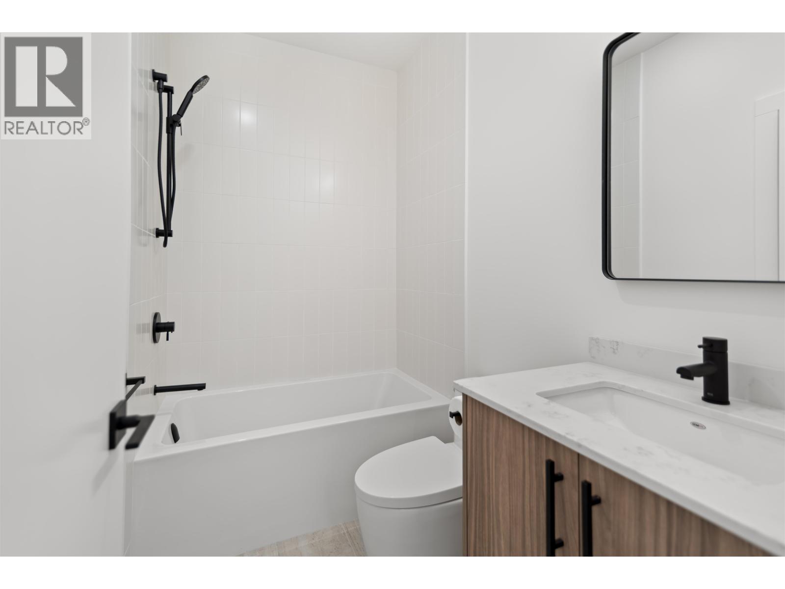 5416 STELLAR WAY, Sechelt