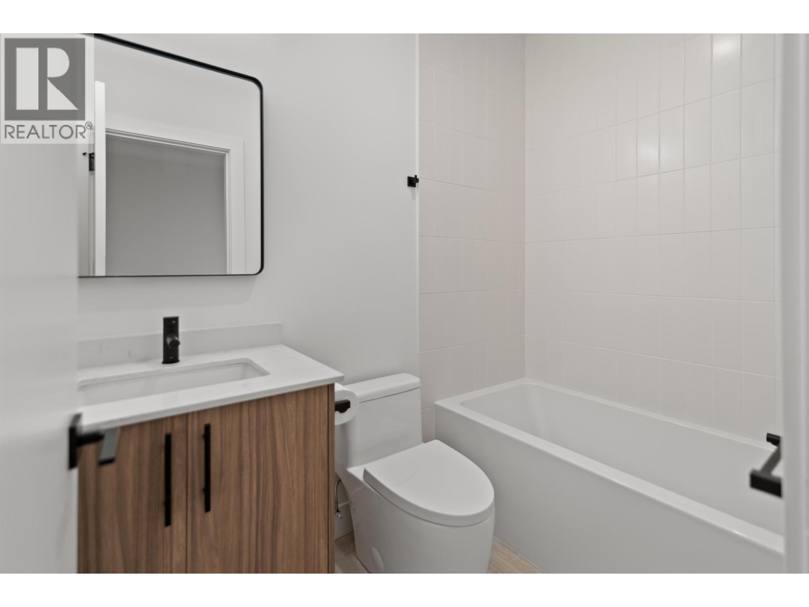 5416 STELLAR WAY, Sechelt