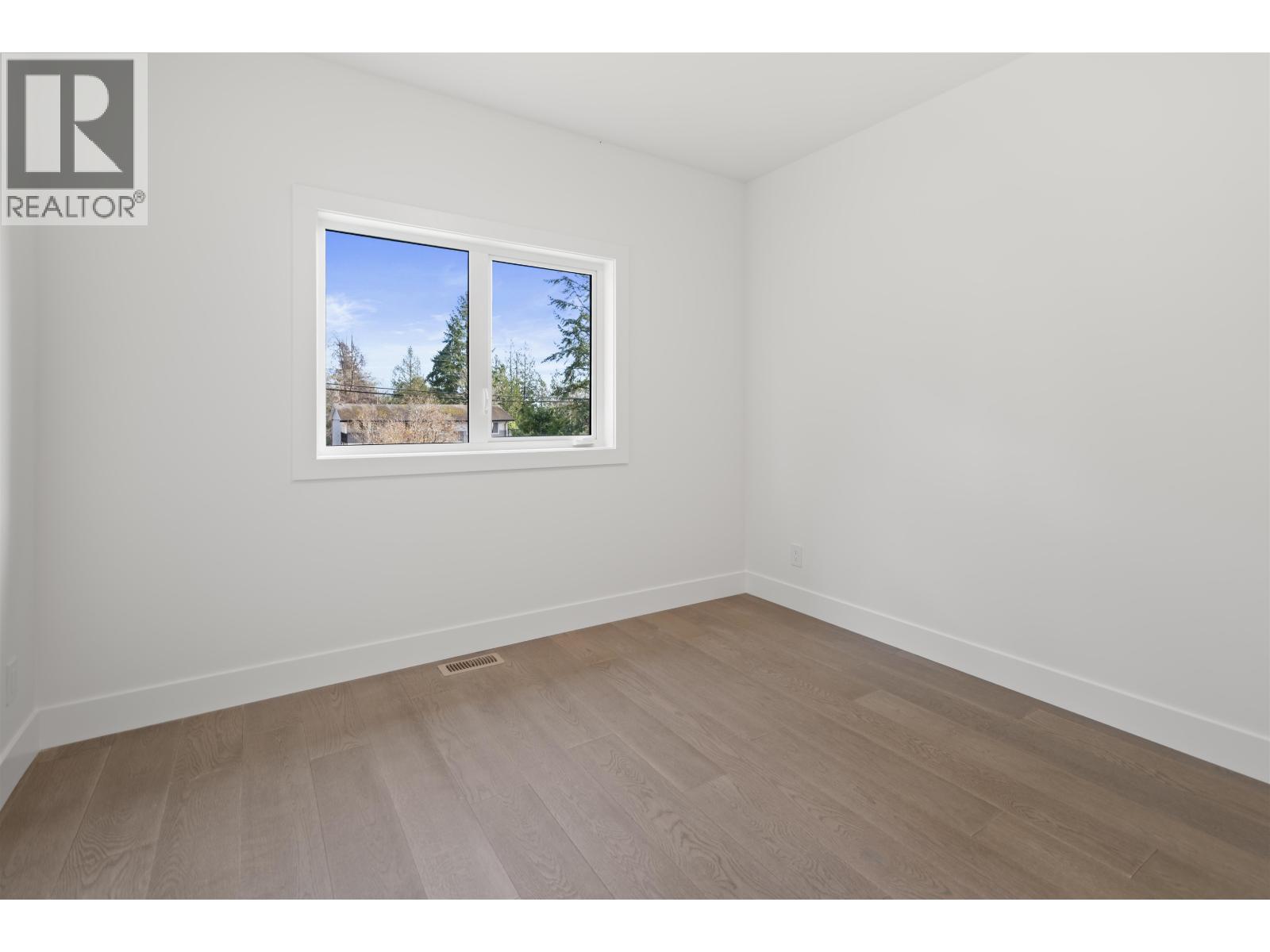 5416 STELLAR WAY, Sechelt