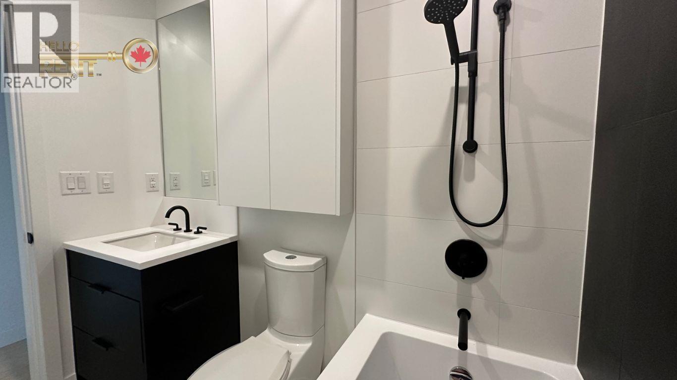 122 650 E 2ND STREET, North Vancouver