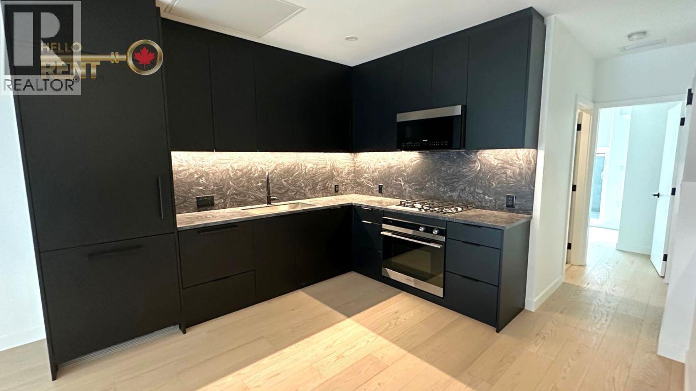 122 650 E 2ND STREET, North Vancouver