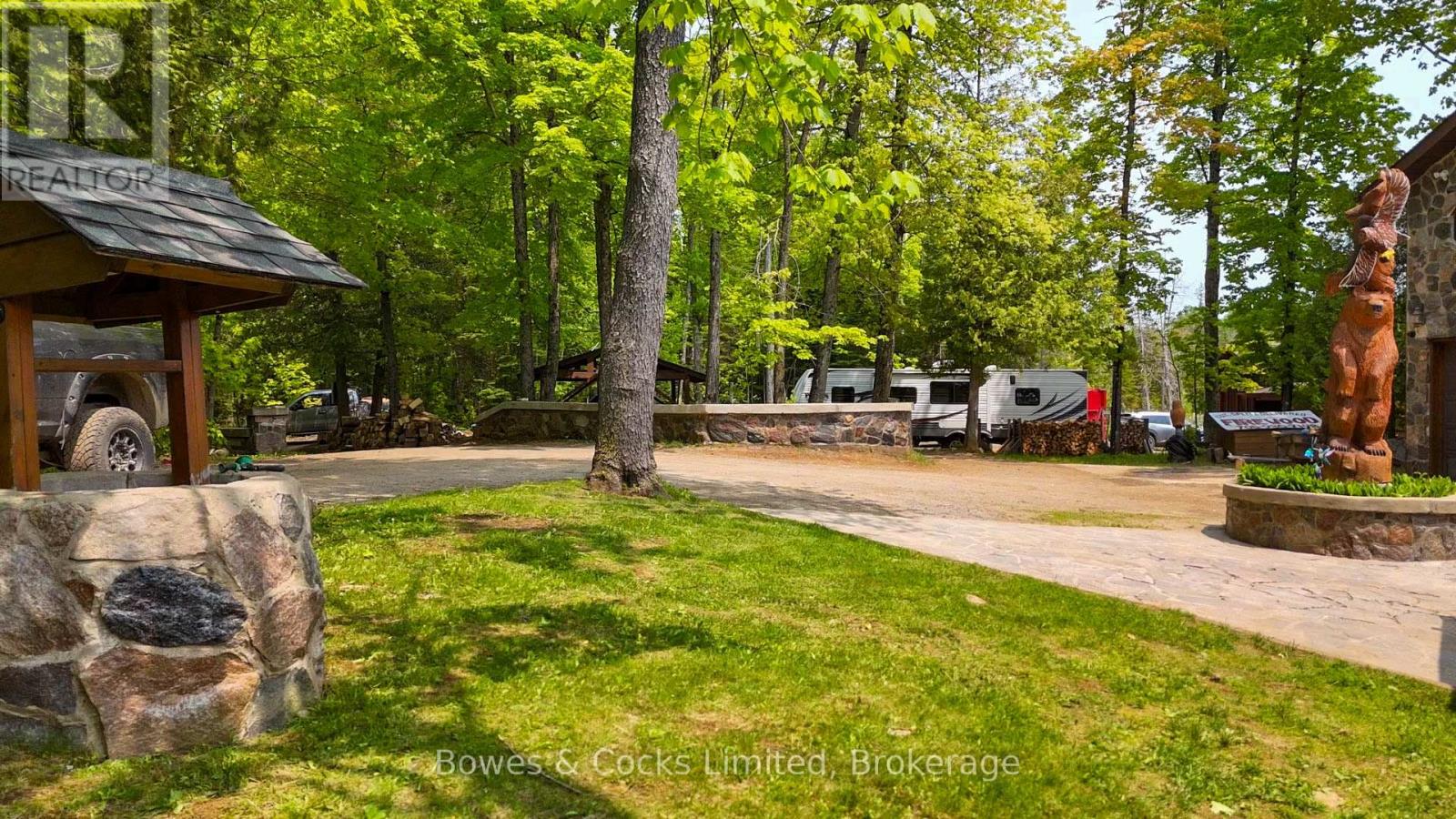 Single Family House Bungalow for Sale in  FORTESQUE LAKE ROAD Highlands East (Glamorgan) 