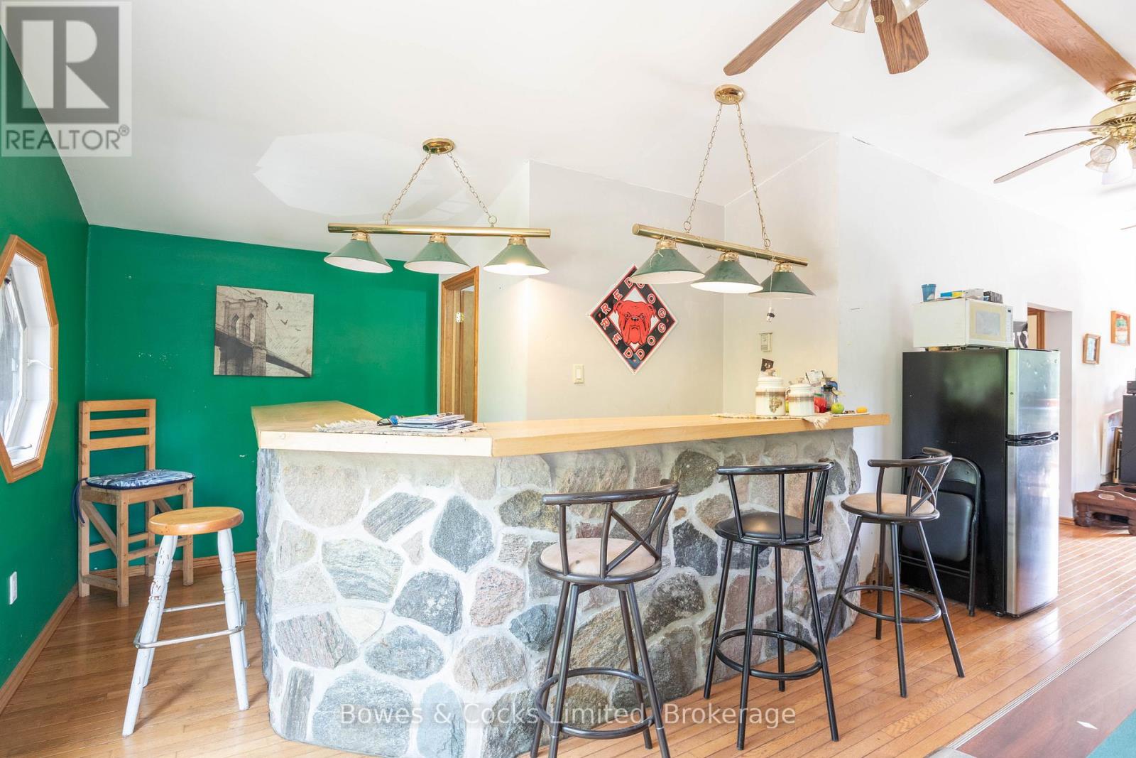 Single Family House Bungalow for Sale in  FORTESQUE LAKE ROAD Highlands East (Glamorgan) 