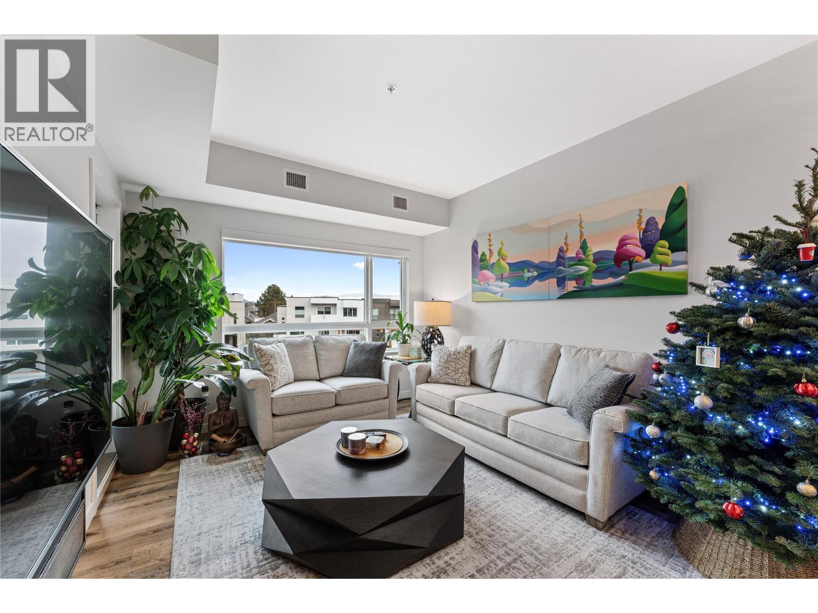 #300-722 Valley Road, Kelowna