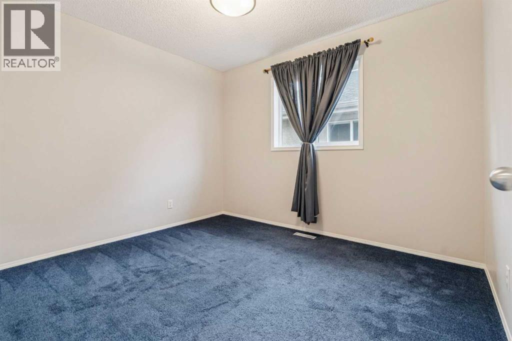 Single Family House for Sale in  Everwillow Close SW Evergreen Calgary 