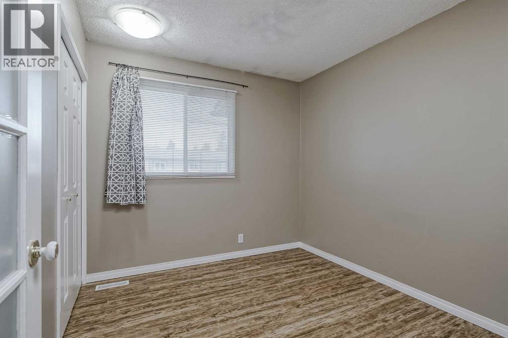 Single Family House 4 Level for Sale in   Silver Springs Drive NW Silver Springs Calgary 