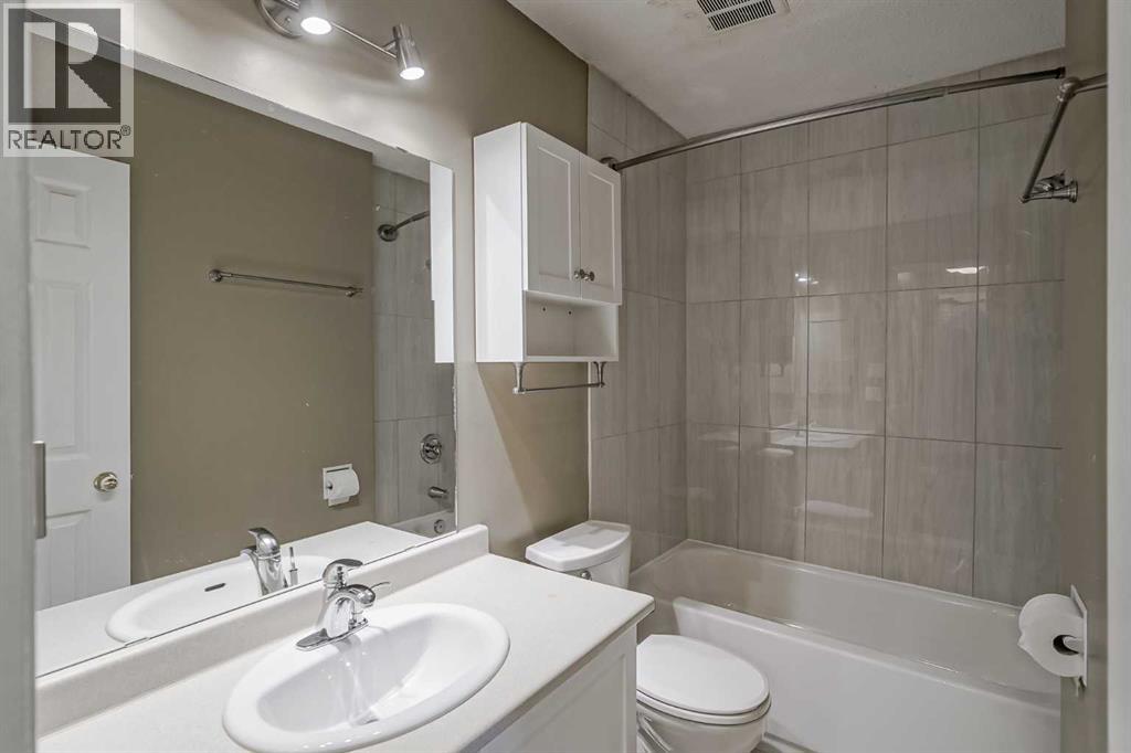 Single Family House 4 Level for Sale in   Silver Springs Drive NW Silver Springs Calgary 