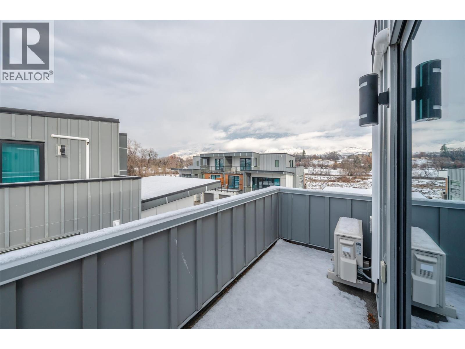 5995 Oliver Landing Crescent Unit# 5, Oliver