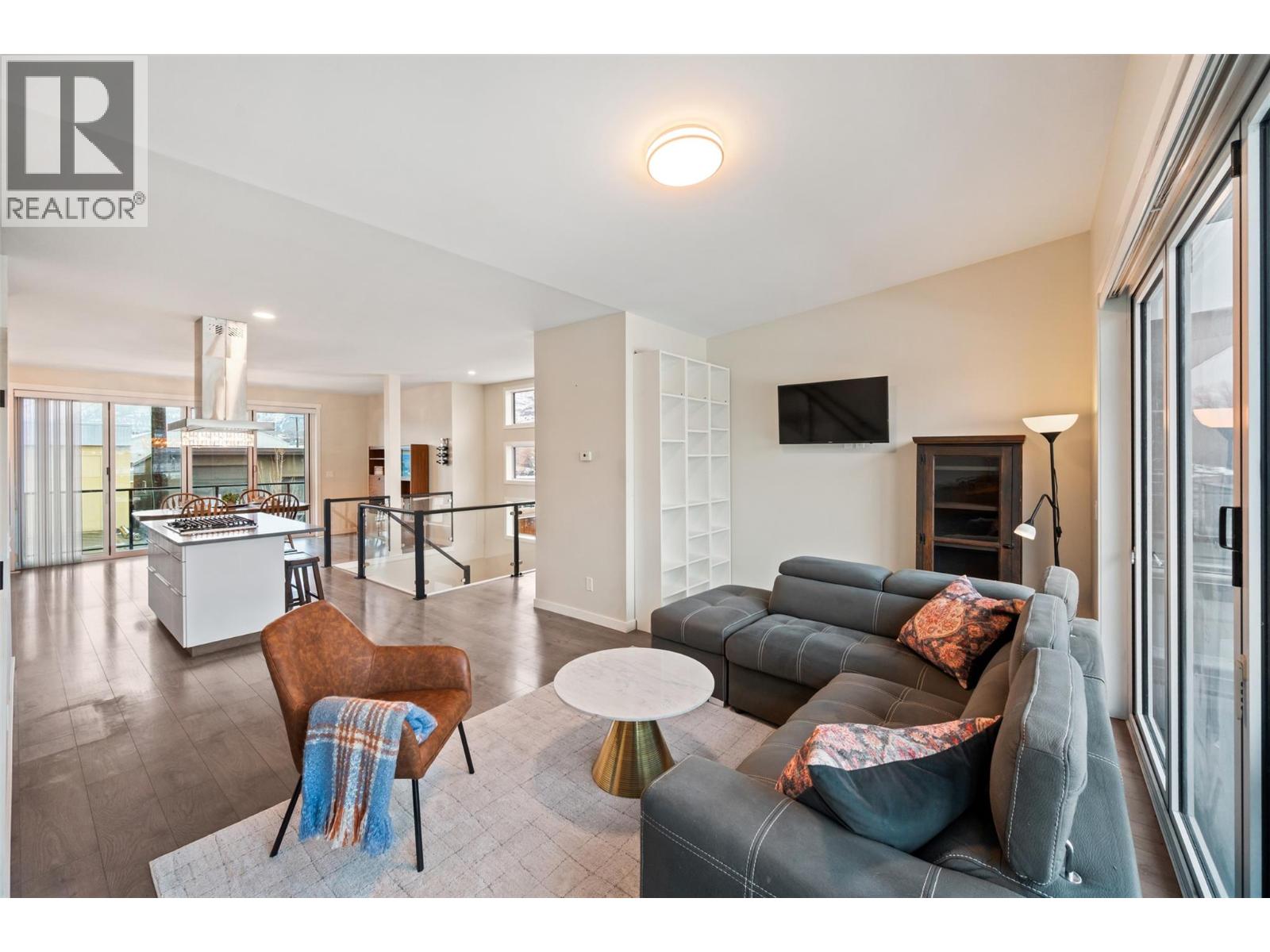 5995 Oliver Landing Crescent Unit# 5, Oliver