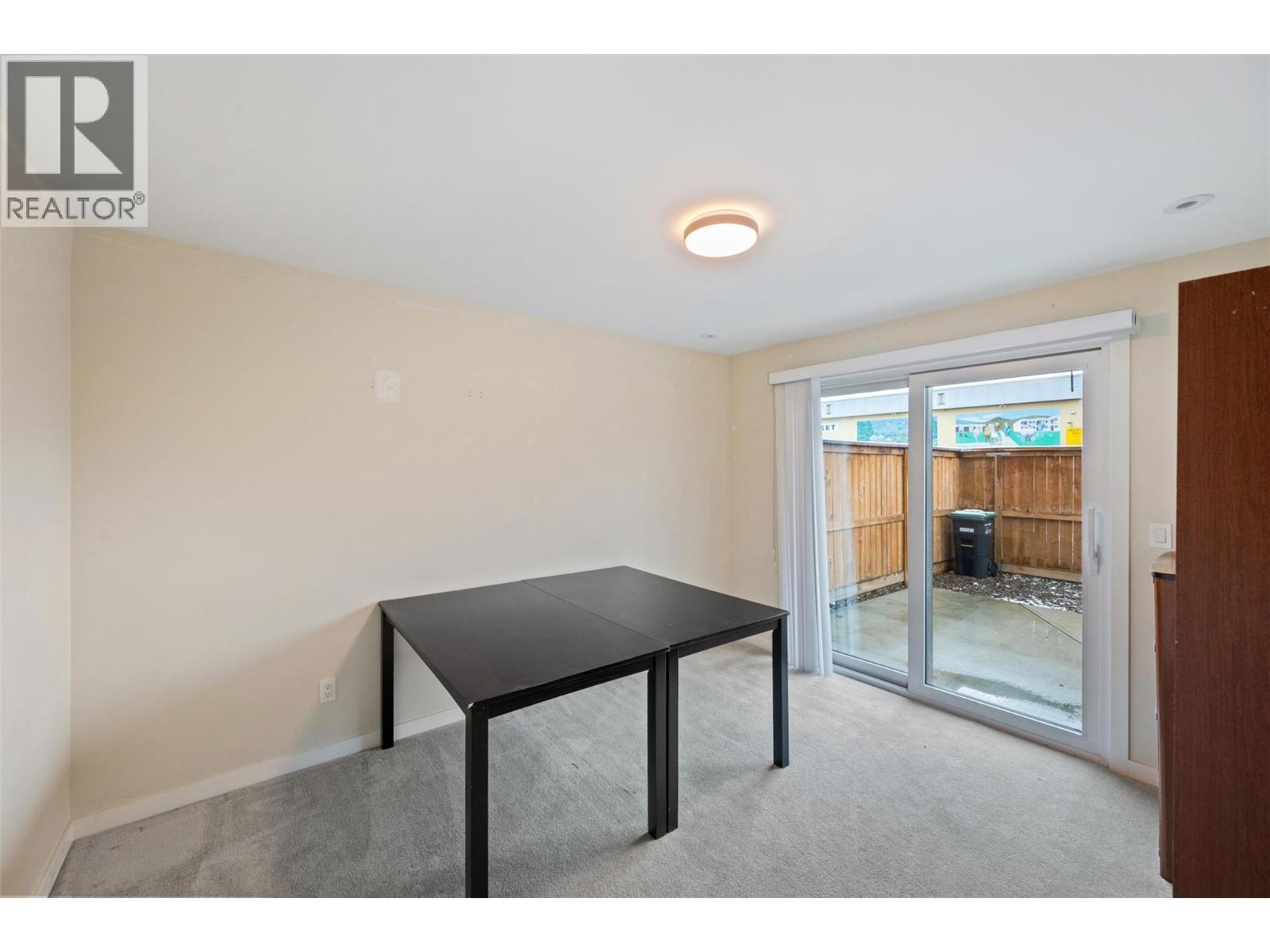 5995 Oliver Landing Crescent Unit# 5, Oliver